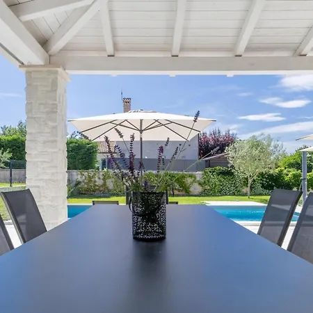 Villa Luni Buici (Istria)